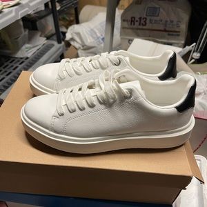 Steve Madden men’s causal shoe